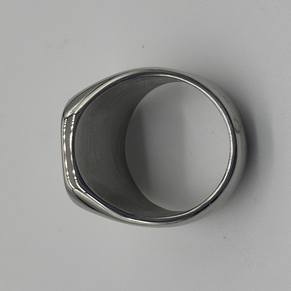 304- Stainless Steel Handmade Men's Ring Letter H Engraved Size 9 NWT - Picture 7 of 8